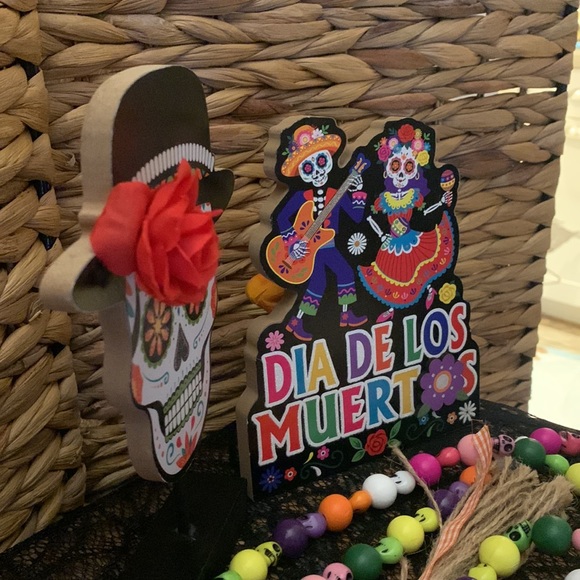 💀 Set of Three - Dia De Los Muertos Decor - Picture 6 of 7